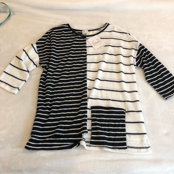 Et’Lois Mickey Sweater size Small - Picture 12 of 15